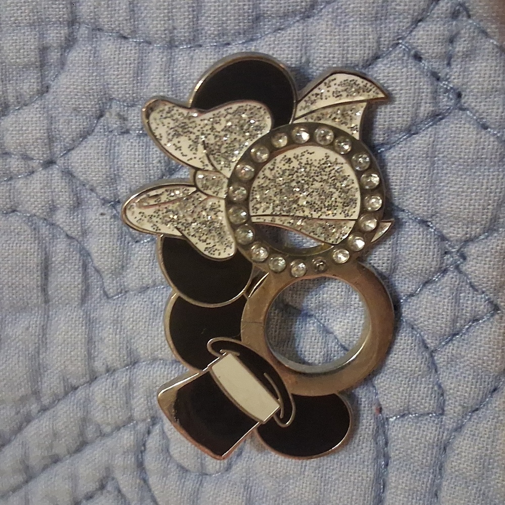 Disney Pin - Picture 3 of 5